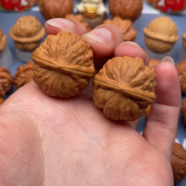 文玩核桃把件李*玉石方尊