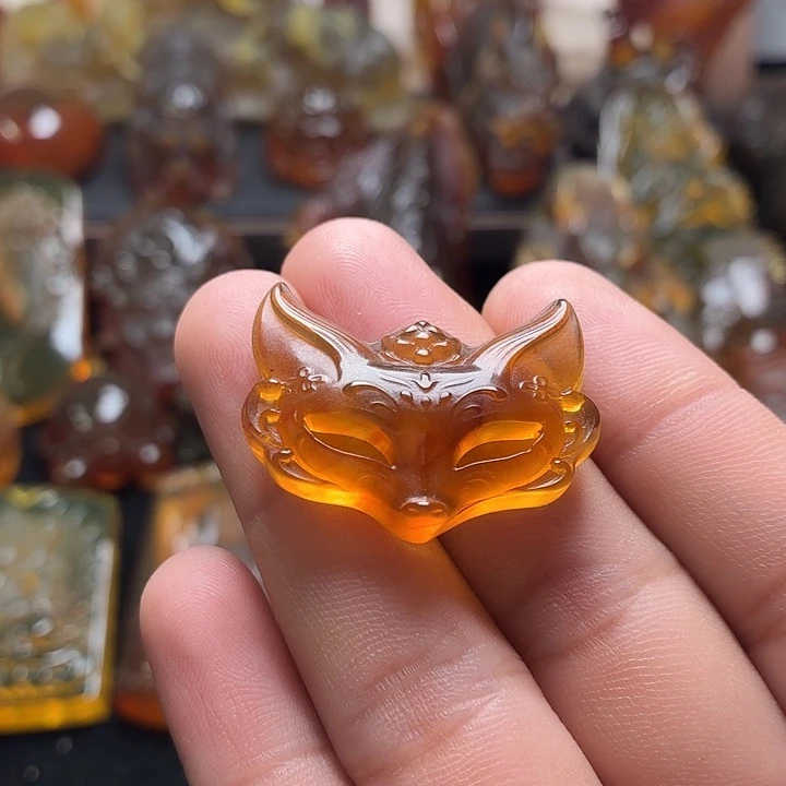 琥珀未镶嵌颈饰40