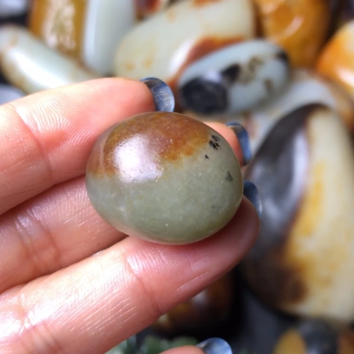 和田玉未镶嵌珠宝奇石