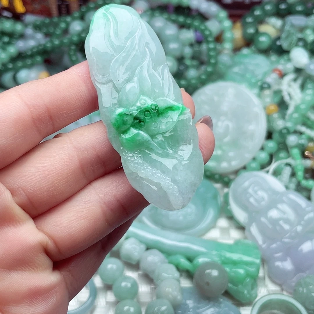 翡翠未镶嵌颈饰翡翠