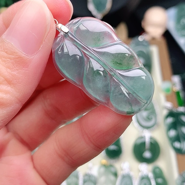 颈饰未镶嵌翡翠吊坠
