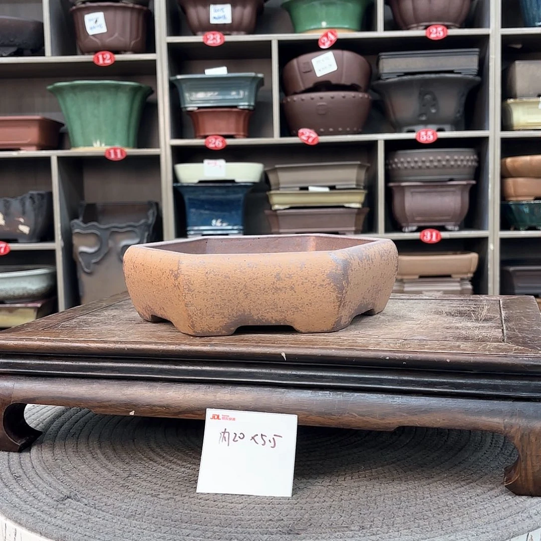 紫砂花盆……紫砂的颜色和质地