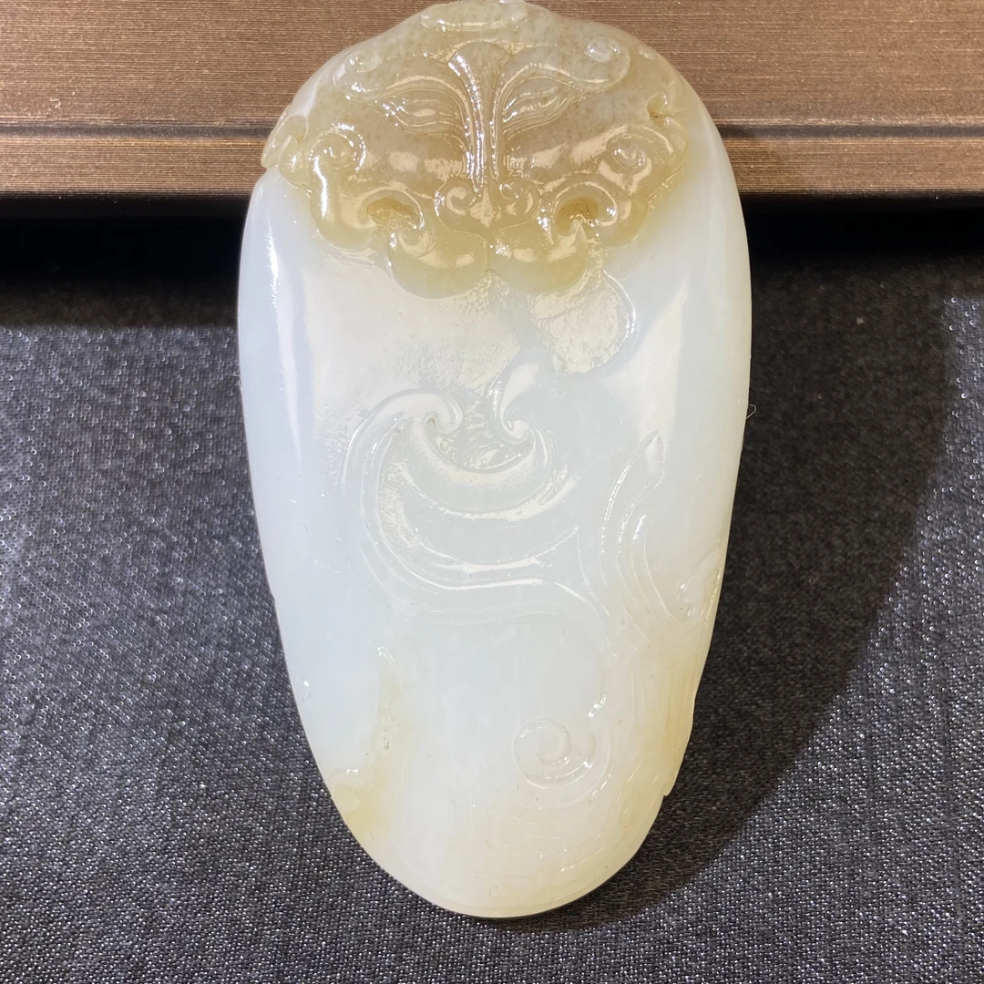 70×40×13mm天然新疆且末糖白和田玉兽面守护吊坠