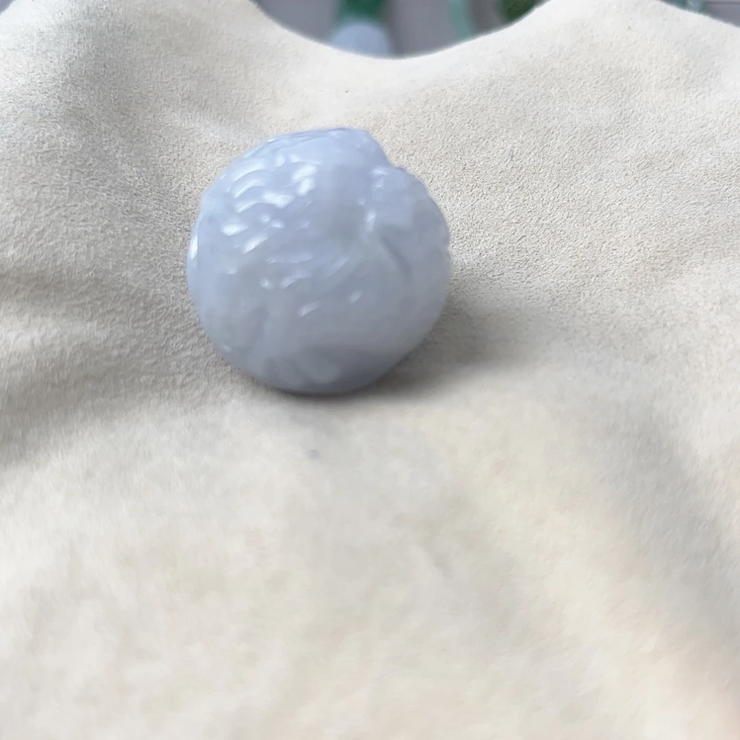 翡翠未镶嵌颈饰大龙