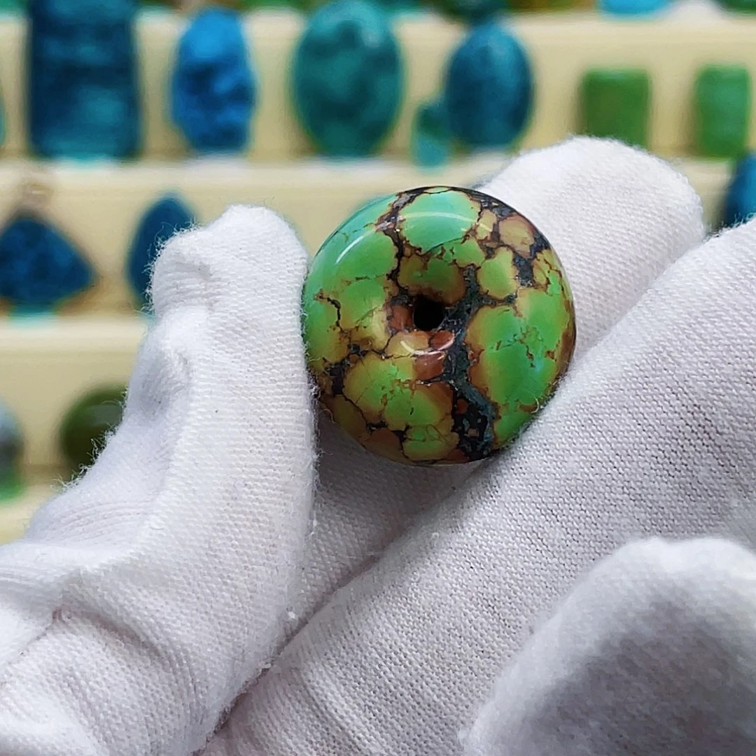 绿松石未镶嵌颈饰