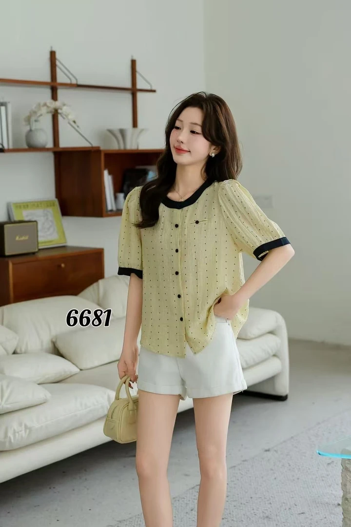 6681夏季泡泡袖宽松圆领衬衫时尚点点撞色开衫