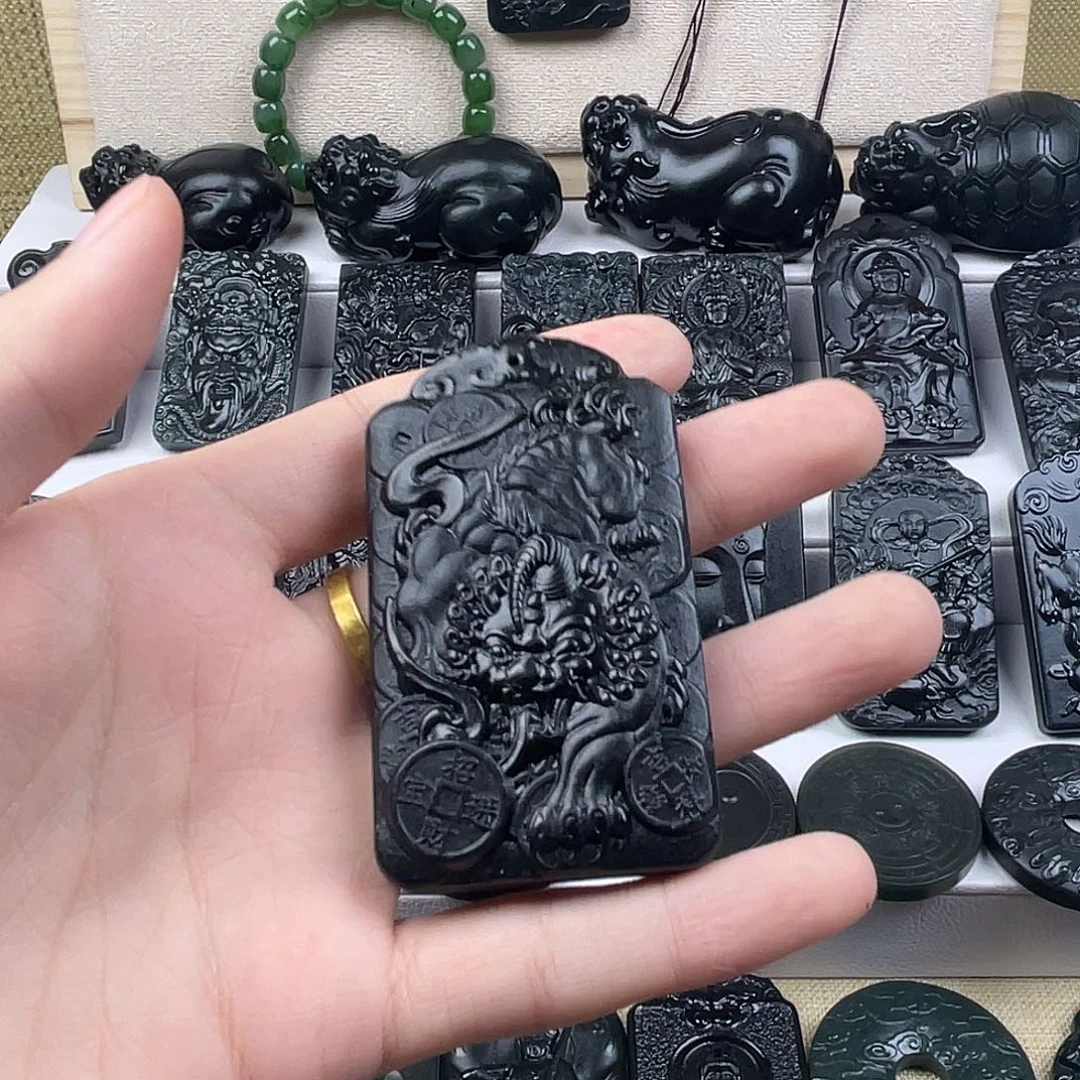 韩***程颈饰未镶嵌和田玉（青玉）