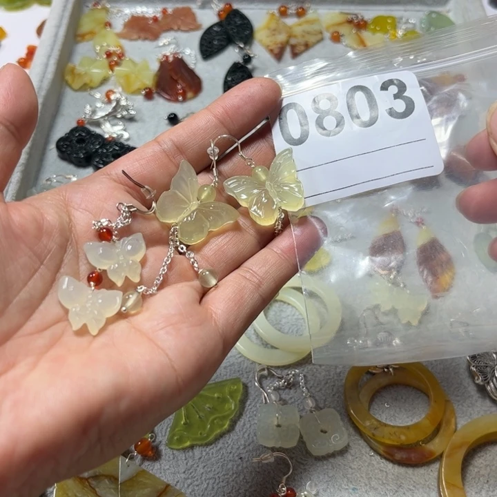 音***雪合金蛇纹石玉耳饰