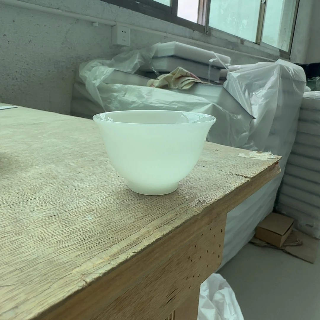 璞玉纯白反口杯容量约45毫升