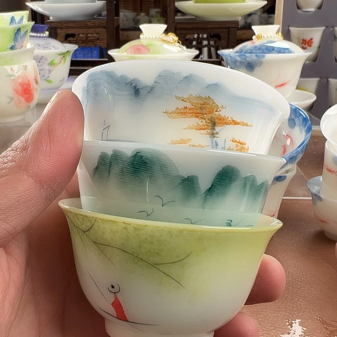 陶盖碗采用优质瓷土制作