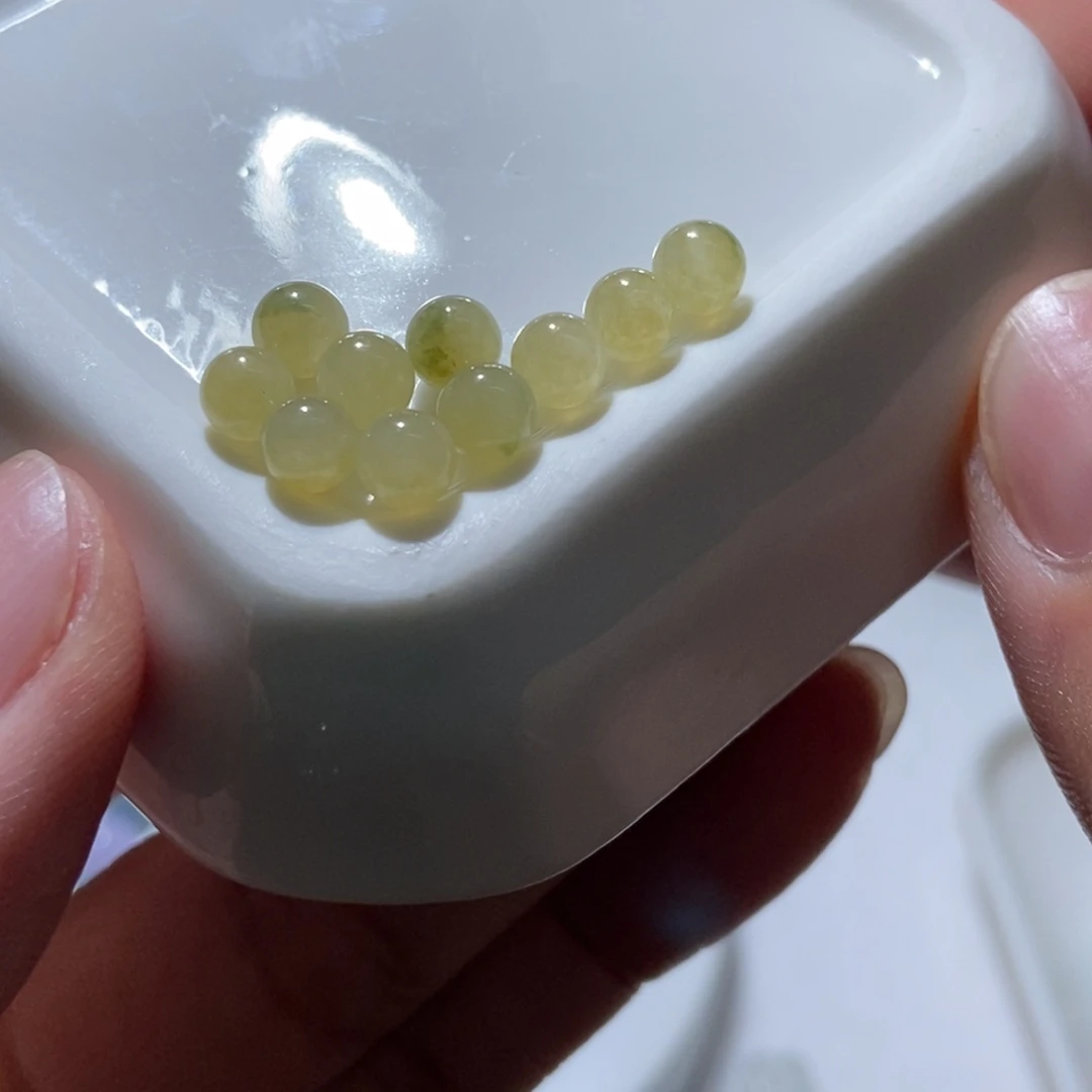 翡翠散珠翡翠圆珠 雪梨黄底