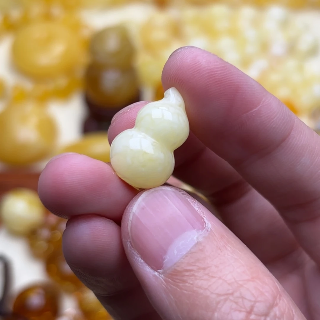 琥珀未镶嵌裸石05