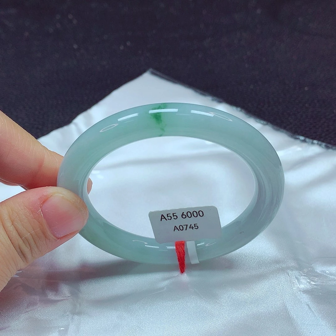 翡翠手镯未镶嵌手镯55