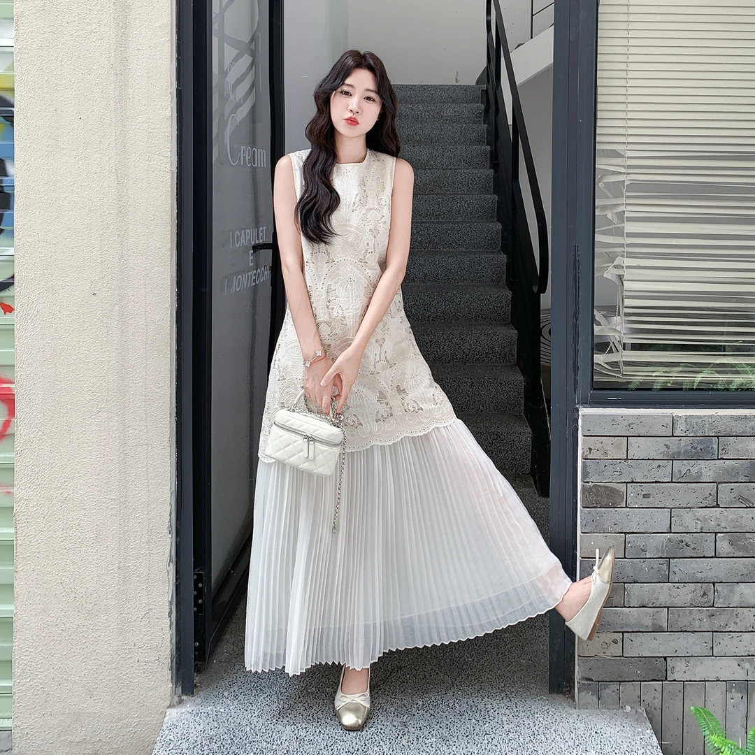 重工蕾丝假两件连衣裙女夏季2025新款法式无袖高级感气质百褶长裙