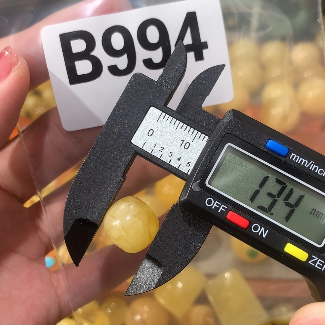 未镶嵌琥珀珠宝奇石