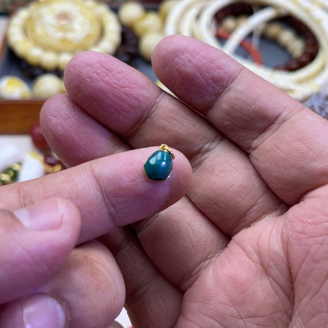 C****绿松石18K金镶嵌珠宝奇石60