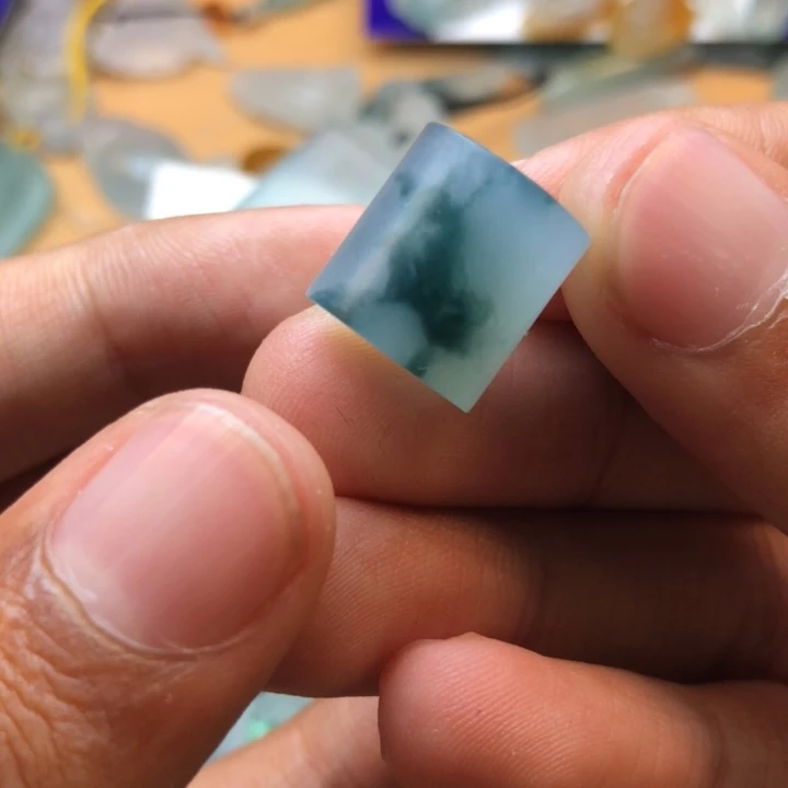 定制翡翠未镶嵌挂件