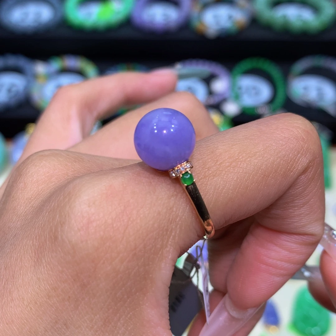 翡翠18K金镶嵌颈饰翡翠