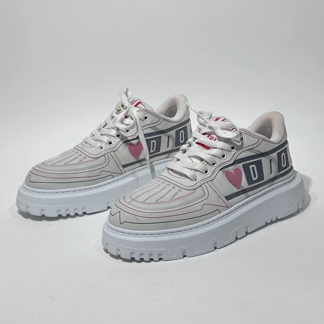 95新 DIOR/迪奥 37码 爱心印花时尚板鞋/ML01696