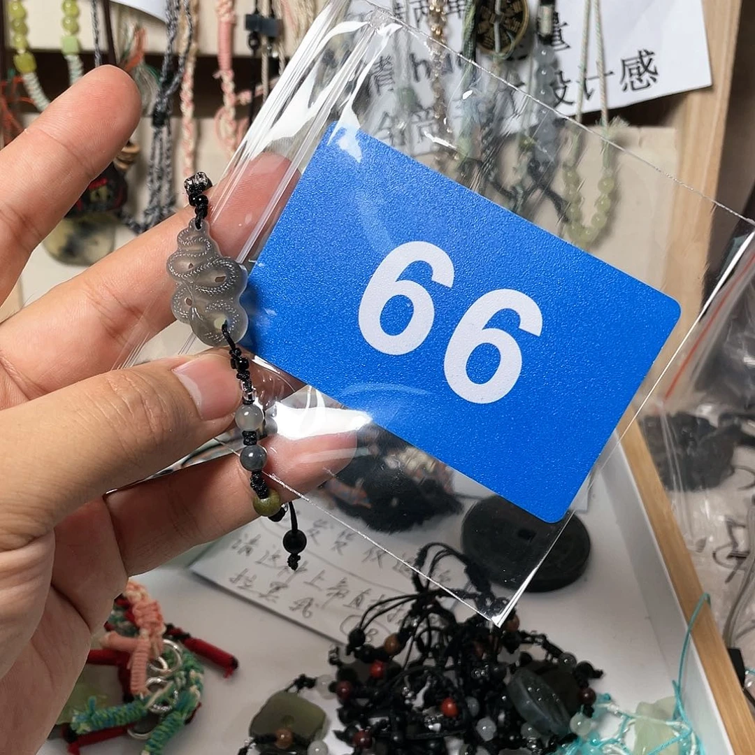 蛇纹石玉颈饰合金