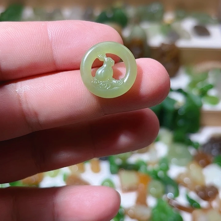 和田玉（黄玉）未镶嵌颈饰