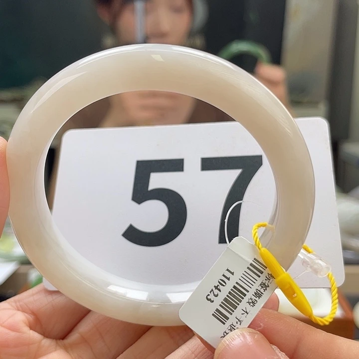和田玉手镯未镶嵌4
