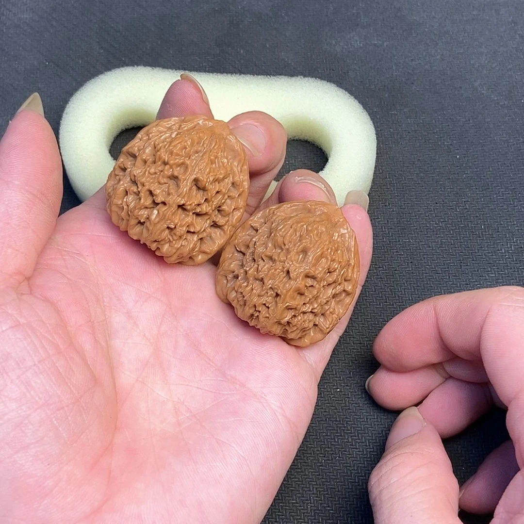 文玩核桃吊坠逐鹿南疆石35尺全品三角