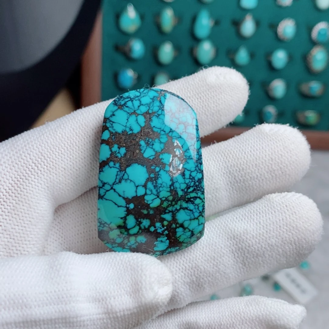 绿松石未镶嵌颈饰