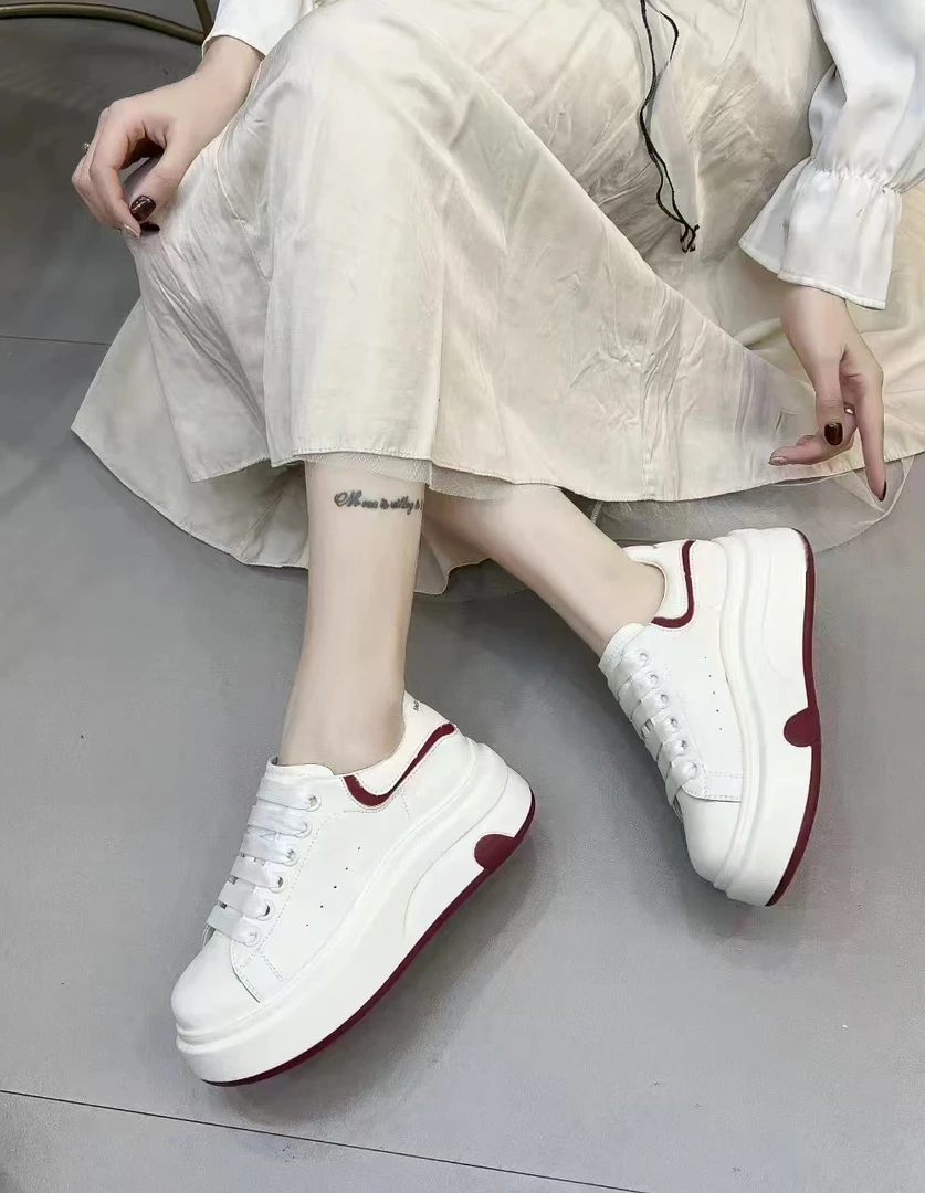 【超哥】休闲小白鞋时尚百搭舒适透气平跟运动潮流学生ins爱心 8819