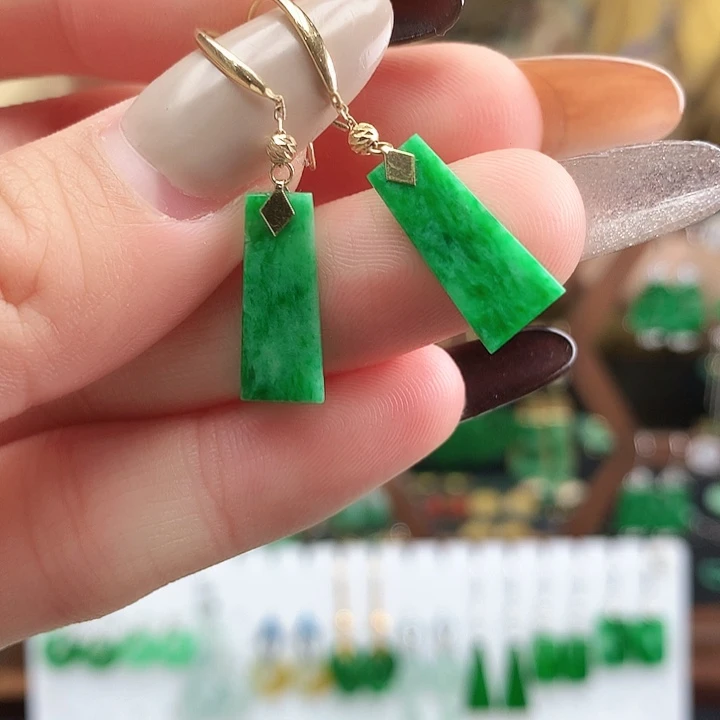 翡翠18K金镶嵌耳饰耳饰