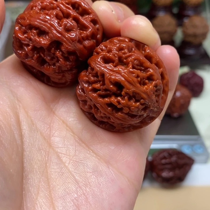 文玩核桃吊坠粗筋