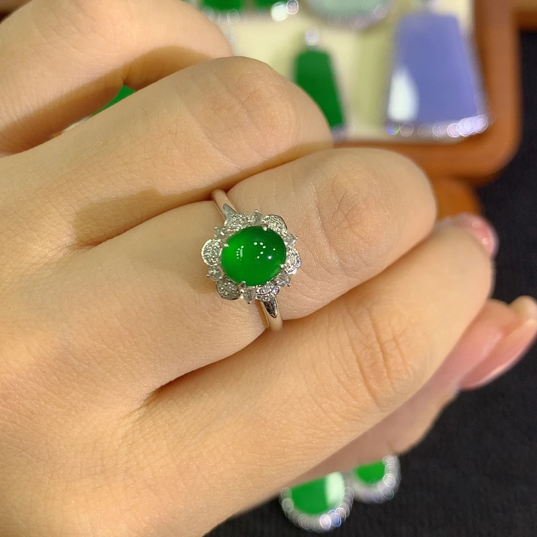 翡翠戒指18K金镶嵌8888888