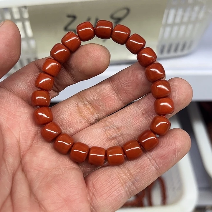 白玉菩提吊坠君*红色374