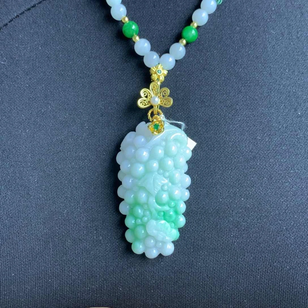 翡翠颈饰未镶嵌翡翠