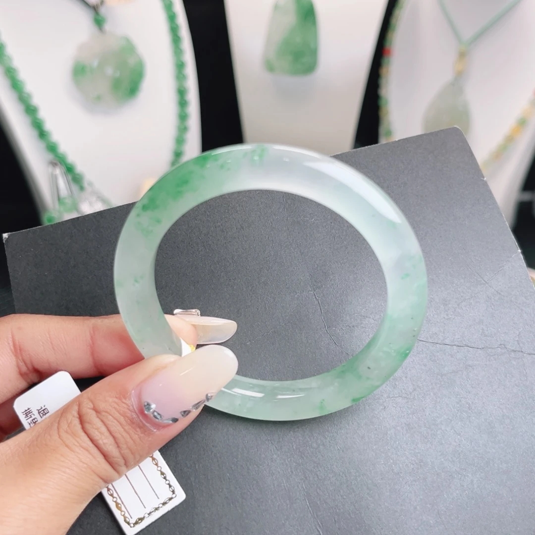 石英质玉未镶嵌手镯