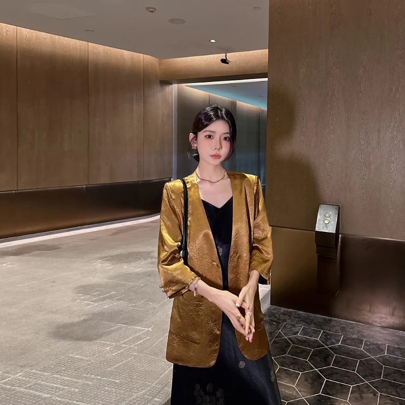 高端薄款西装外套女夏季2025新款宽松休闲气质轻奢醋酸缎面小西服