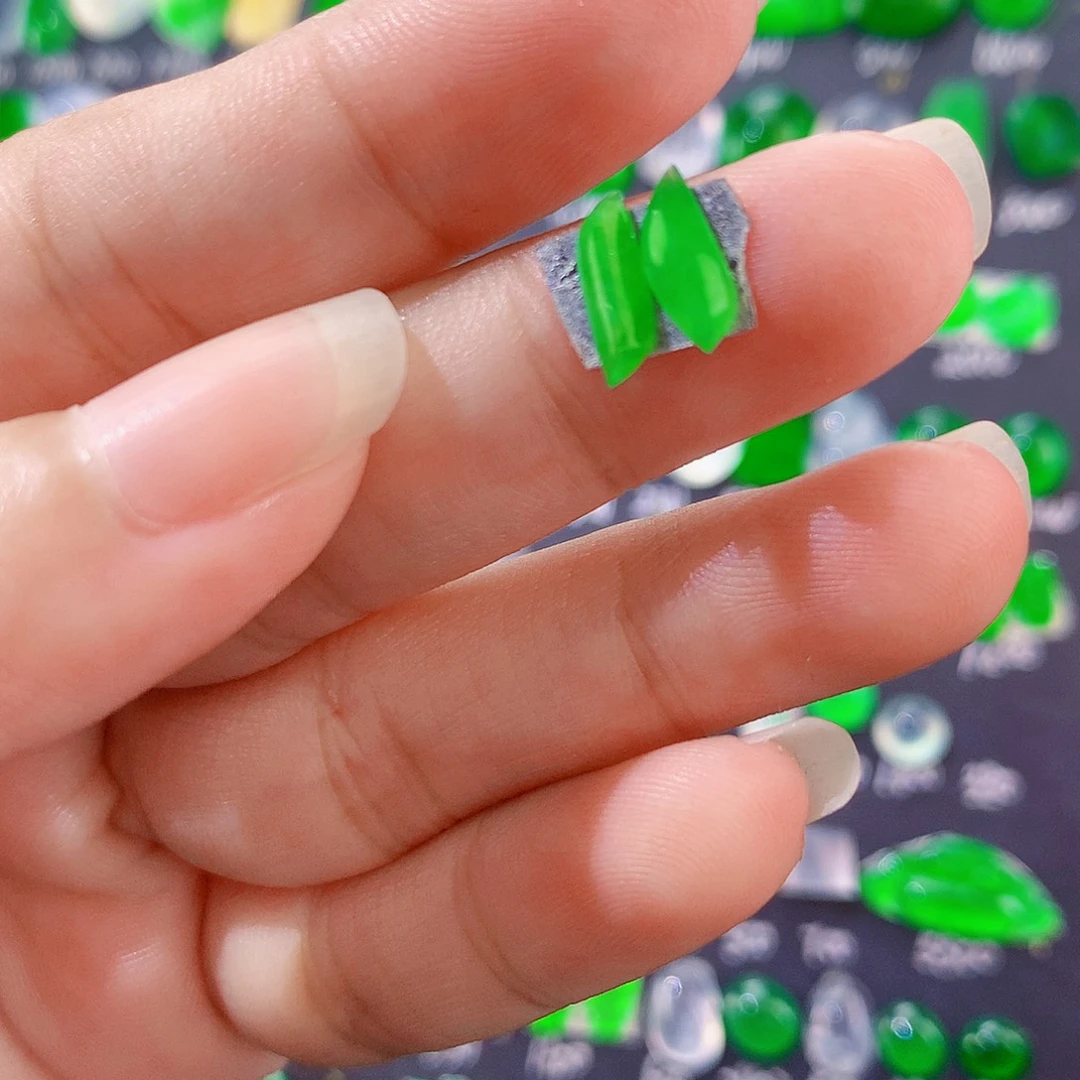 翡翠未镶嵌颈饰绿随形2