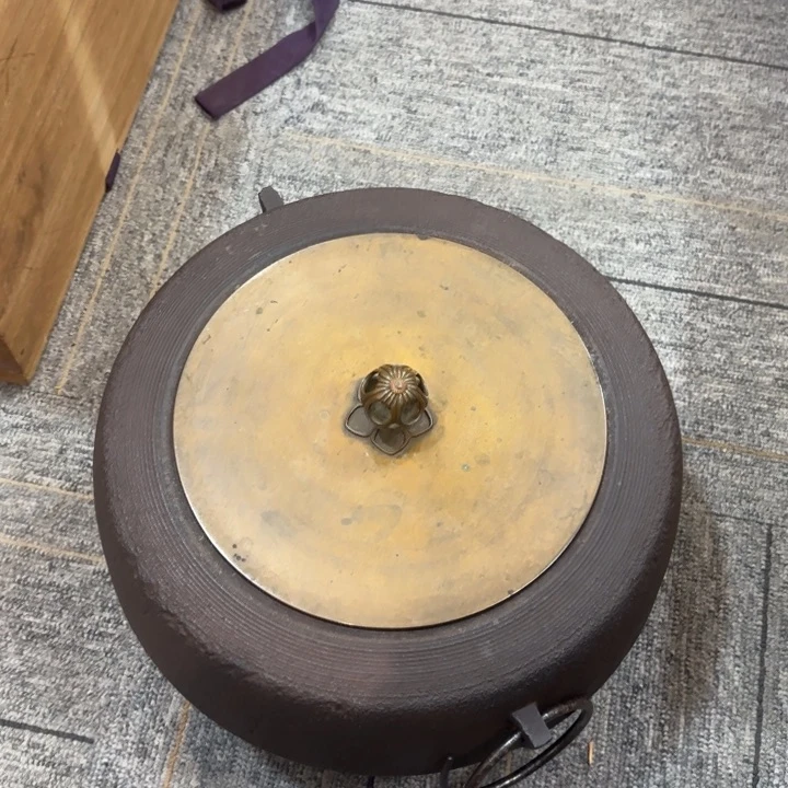 紫砂茶杯带***铁非常美丽漂亮的物品