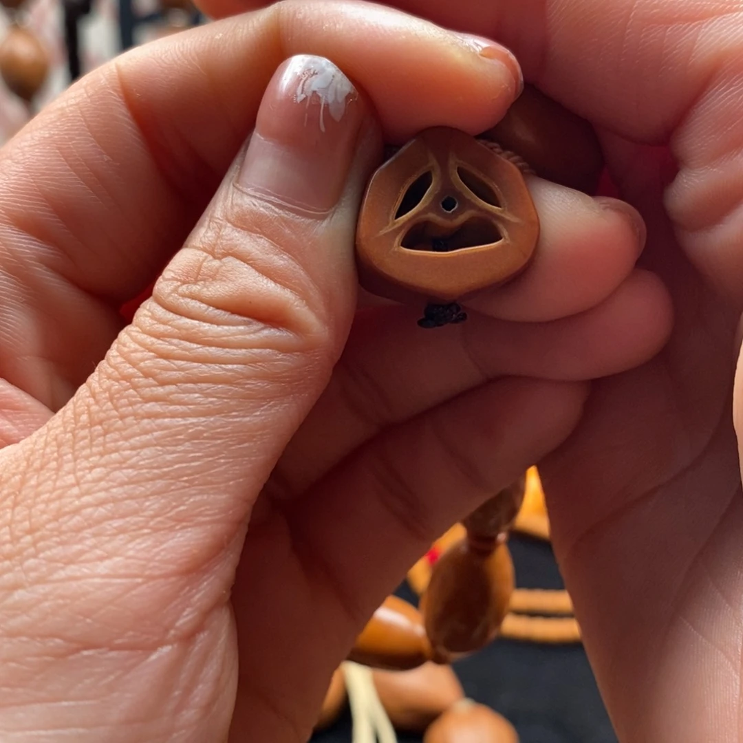 橄榄核手串/手链别****哥囧脸1个