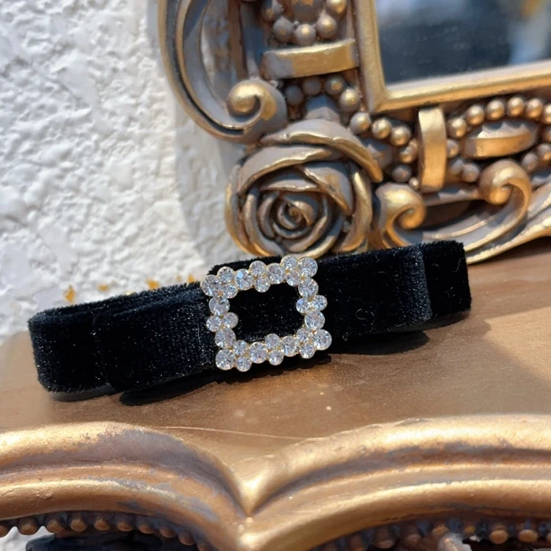 S198黑色丝绒方块小鸭夹