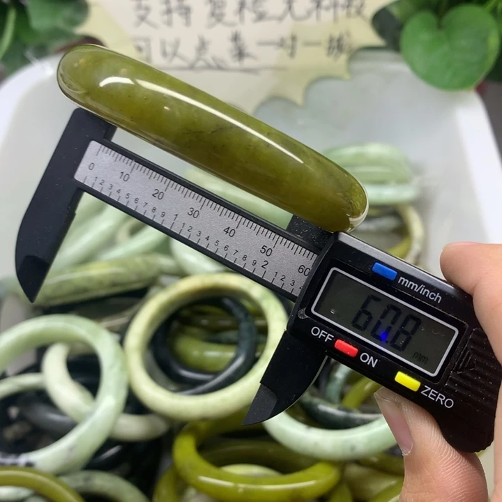 蛇纹石玉未镶嵌手镯60