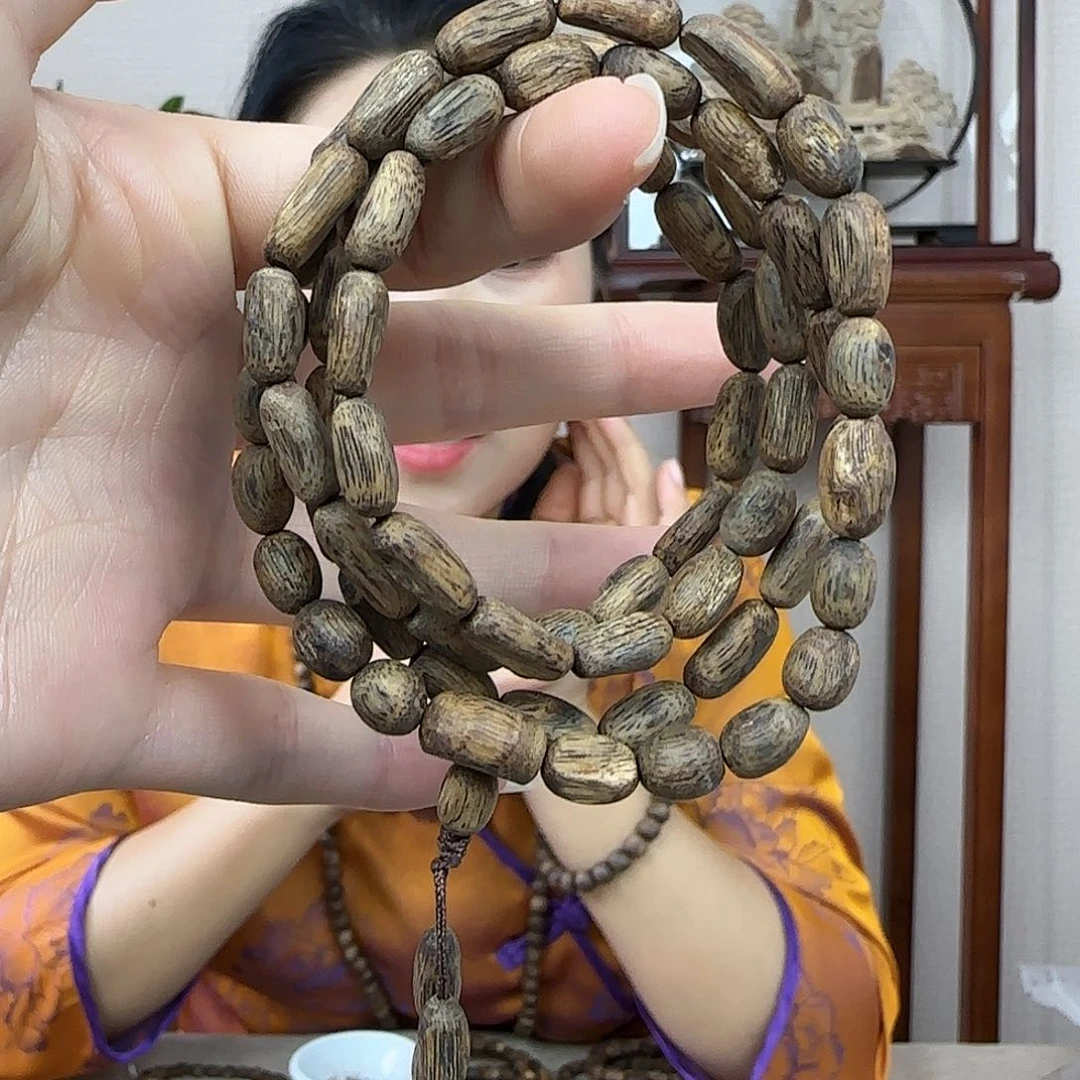 沉香手串乌身圆叶随型多圈