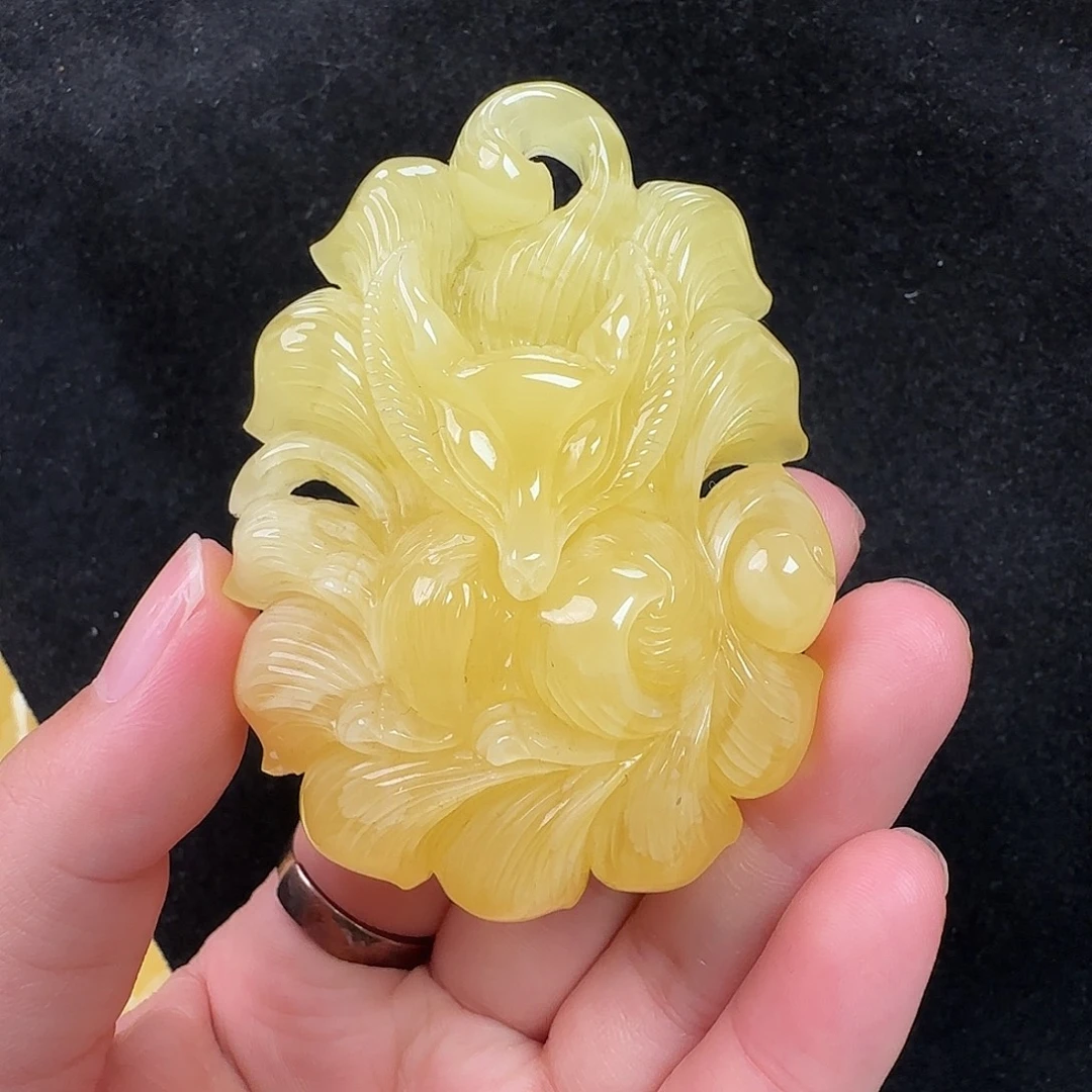 蜜蜡未镶嵌珠宝奇石