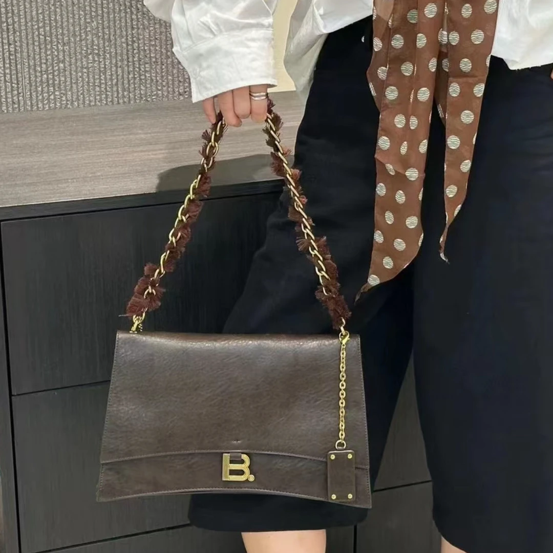 2025年早秋新款复古沙漏单肩黑色斜挎链条包百搭