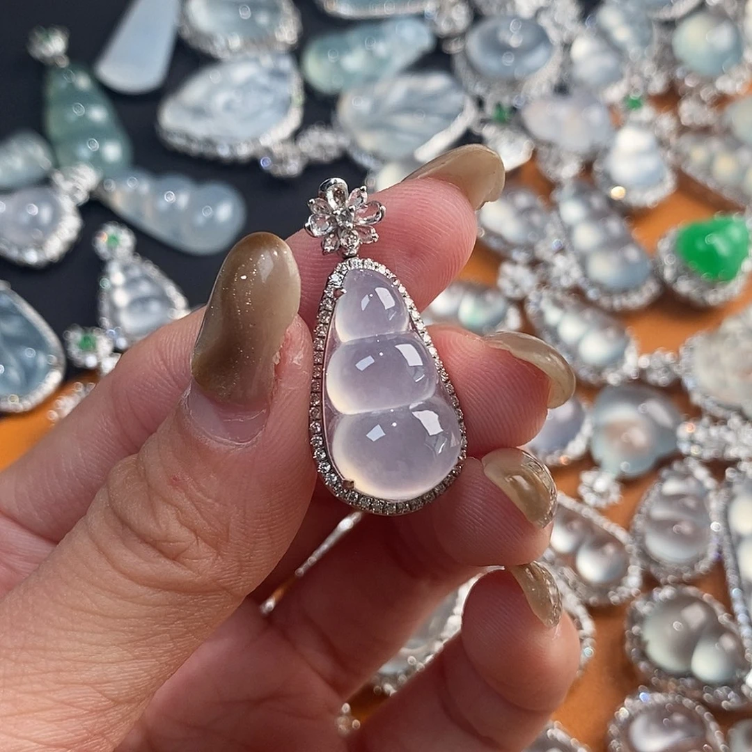 颈饰18K金镶嵌翡翠天然缅甸A货翡翠福豆