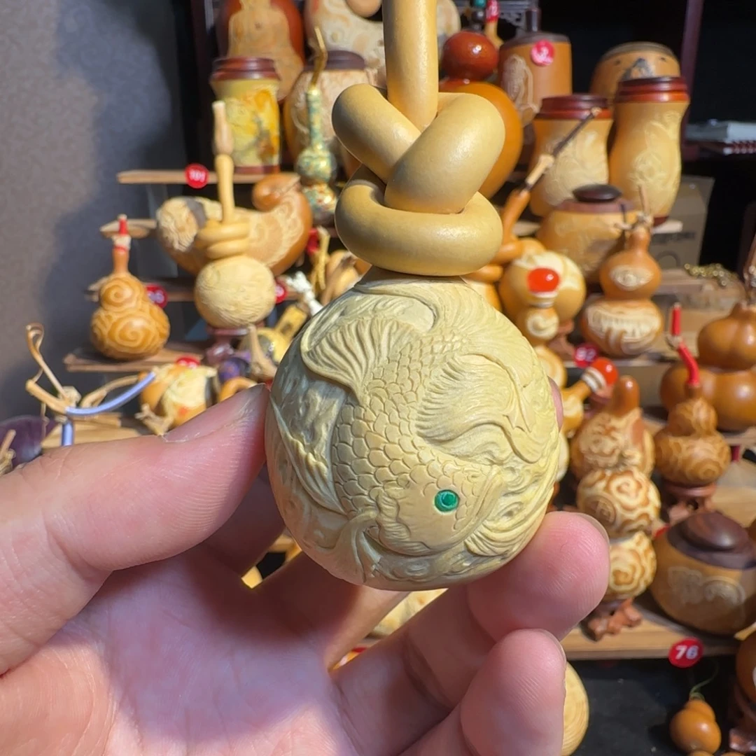 有机玻璃八字龙鱼