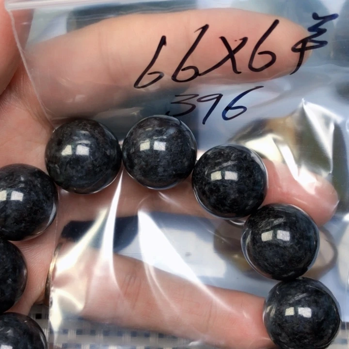 大***象翡翠未镶嵌颈饰缅甸天然翡翠片料牌子珠子平安扣