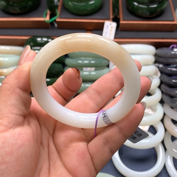 【闪购商品】未镶嵌手镯和田玉