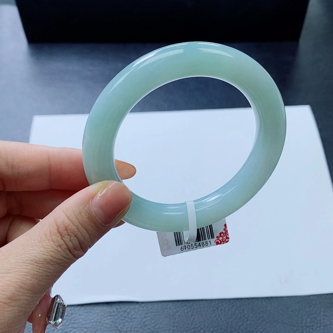 翡翠手镯未镶嵌54.7圈口