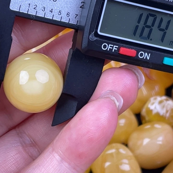 蜜蜡未镶嵌裸石363